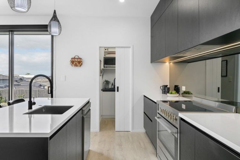 Photo of property in 25 Kapua Crescent, Rototuna North, Hamilton, 3210