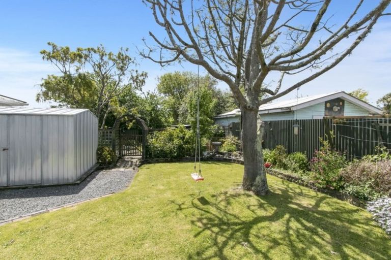 Photo of property in 160 Wainuiomata Road, Wainuiomata, Lower Hutt, 5014