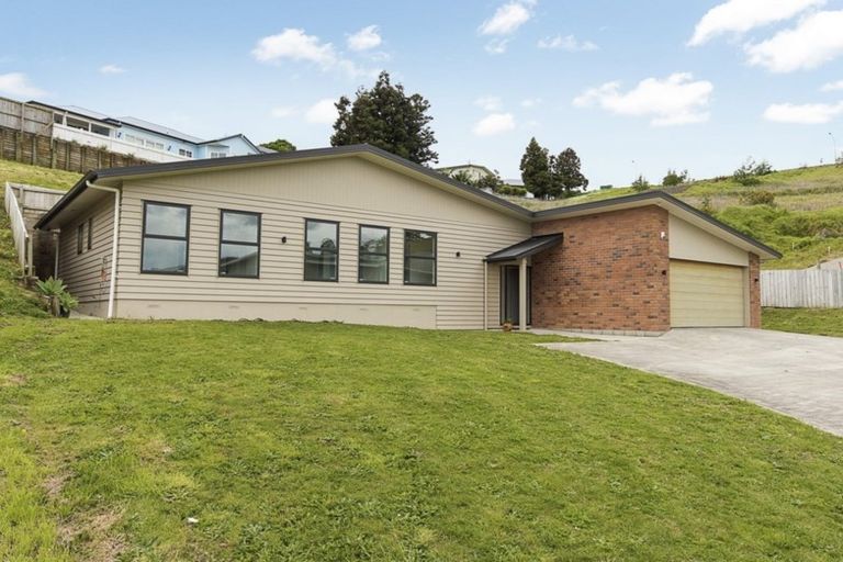 Photo of property in 44 Cape Vista Crescent, Pukekohe, 2120