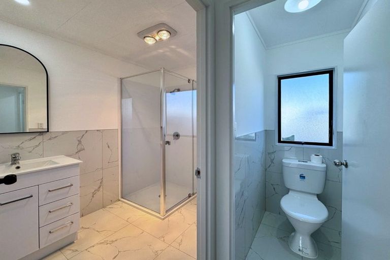 Photo of property in 1/22 Barneys Farm Road, Clendon Park, Auckland, 2103