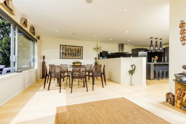 Photo of property in 2 Cliff Road, Torbay, Auckland, 0630