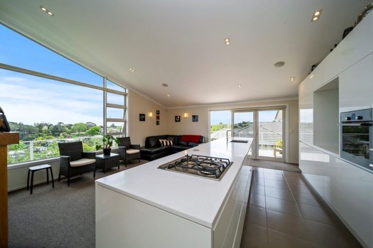 Photo of property in 9 Manukaka Heights, Hurdon, New Plymouth, 4310