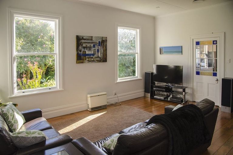 Photo of property in 17 Nikau Grove, Woburn, Lower Hutt, 5010