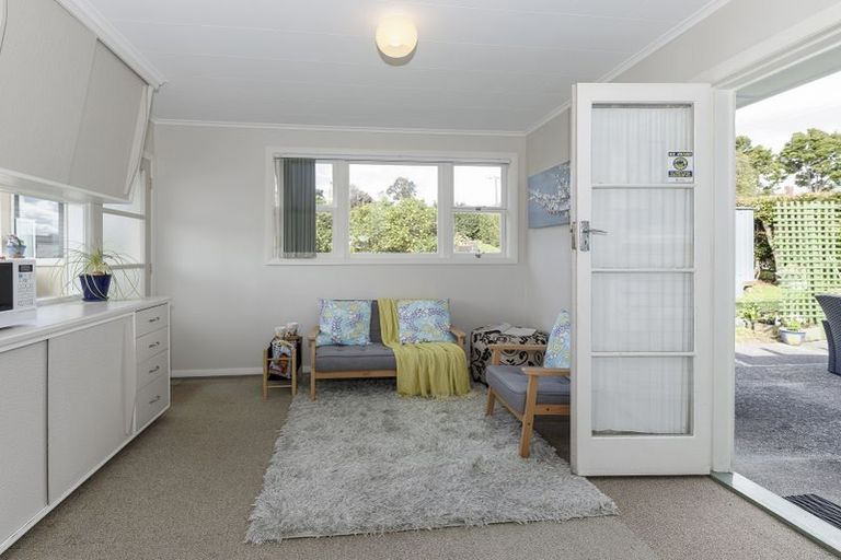 Photo of property in 19 Blease Street, New Lynn, Auckland, 0600