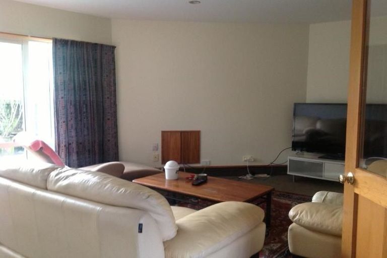 Photo of property in 68a Memorial Avenue, Ilam, Christchurch, 8053