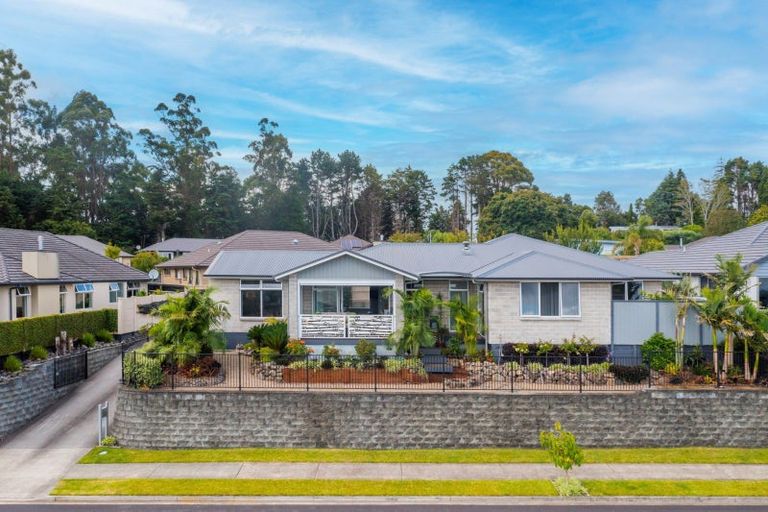 Photo of property in 5 Damien Place, Ohauiti, Tauranga, 3112