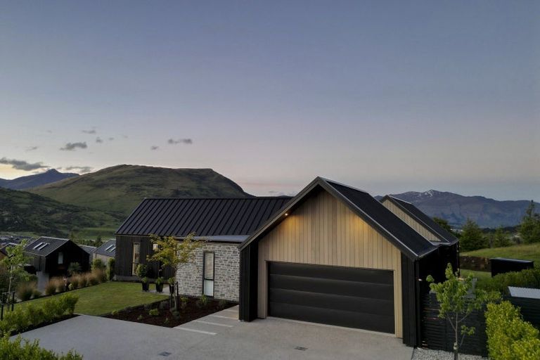 Photo of property in 1 Chimney Lane, Jacks Point, Queenstown, 9371