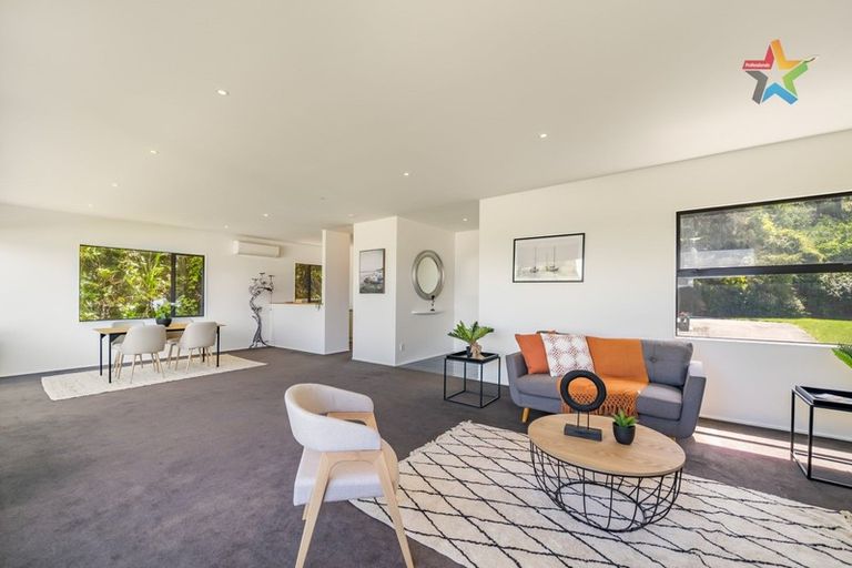 Photo of property in 18 Korokoro Road, Korokoro, Lower Hutt, 5012