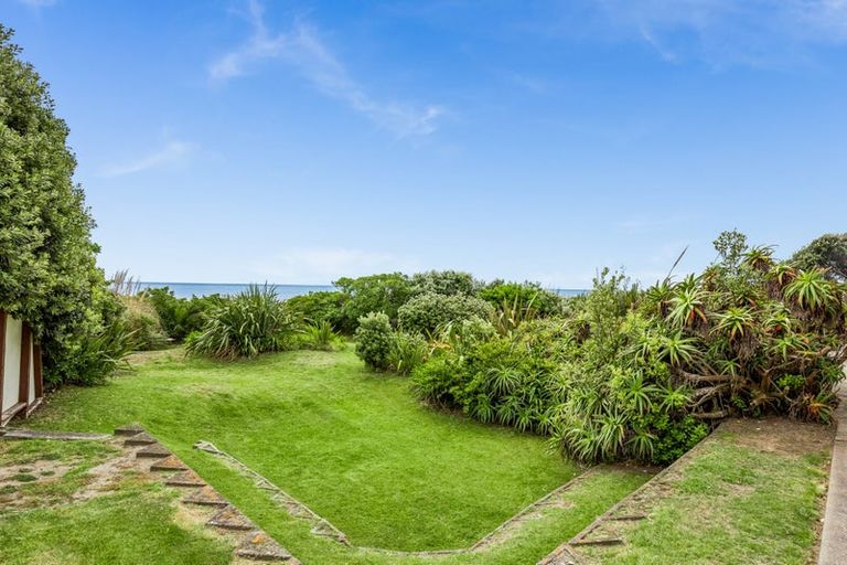 Photo of property in 71 Field Way, Waikanae Beach, Waikanae, 5036