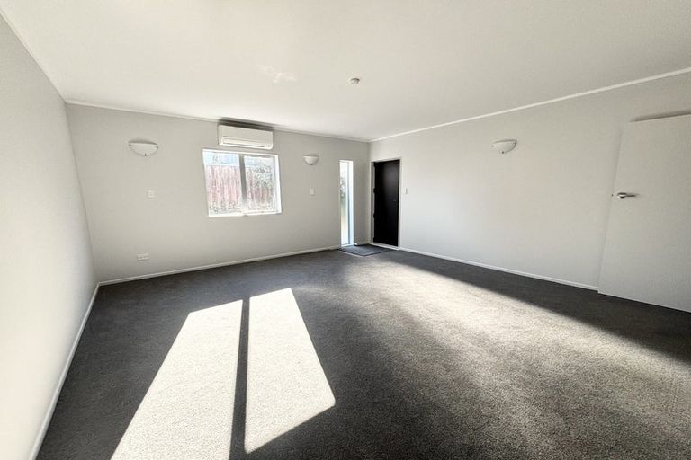 Photo of property in 15b Cypress Drive, Maungaraki, Lower Hutt, 5010