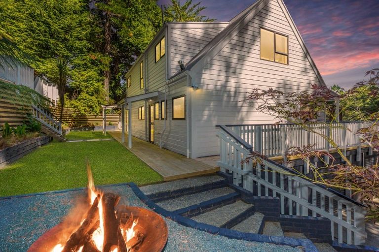 Photo of property in 122 Plateau Road, Te Marua, Upper Hutt, 5018