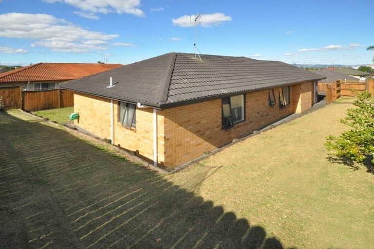 Photo of property in 30 Skelton Avenue, Randwick Park, Auckland, 2105