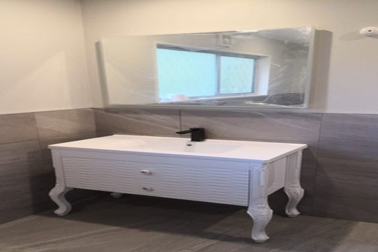 Photo of property in 14 Glen Alton Avenue, Paparangi, Wellington, 6037