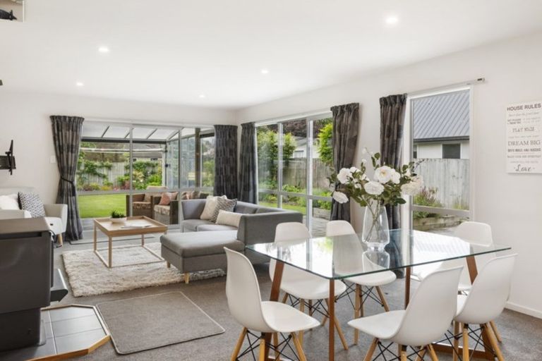 Photo of property in 7 Goodall Place, Redwood, Christchurch, 8051