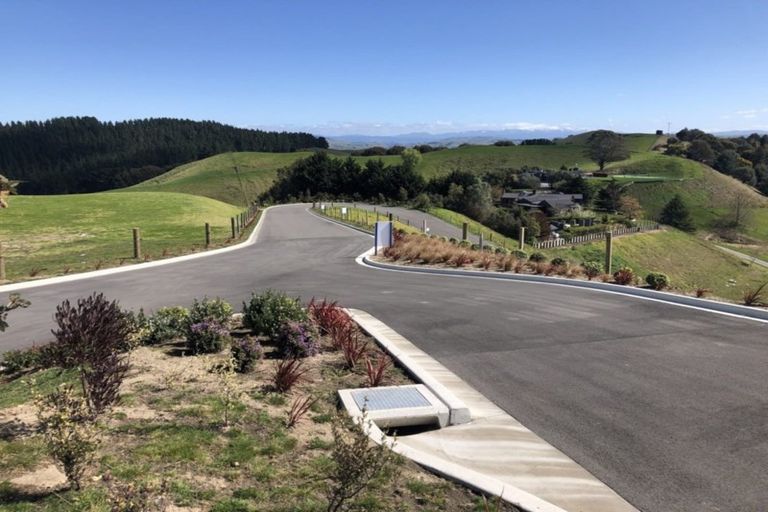 Photo of property in 15 Te Roera Drive, Taradale, Napier, 4112