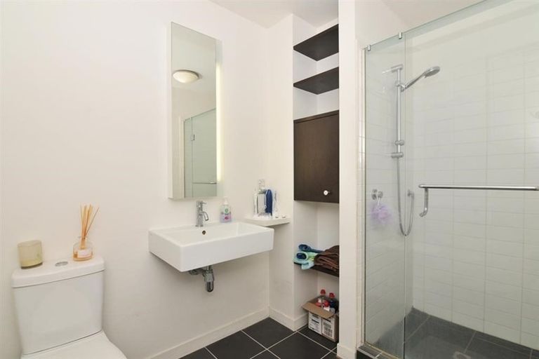 Photo of property in Montreaux Apartments, 6d/164 The Terrace, Wellington Central, Wellington, 6011