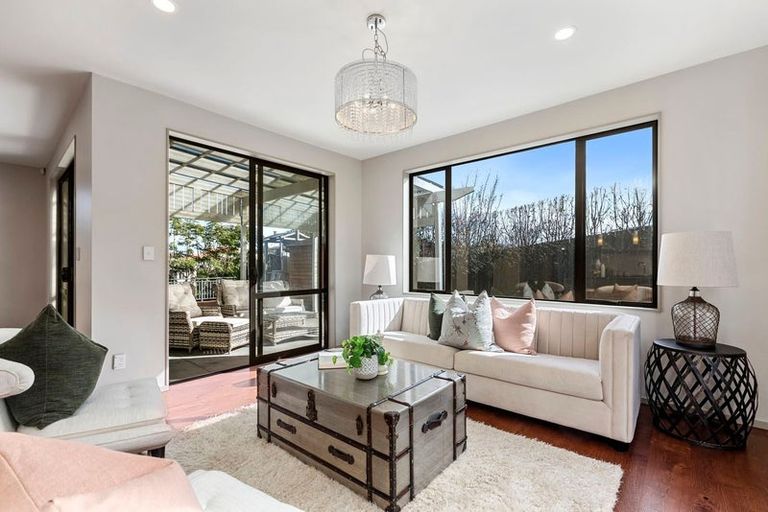 Photo of property in 33 Kilkelly Avenue, Pinehill, Auckland, 0632