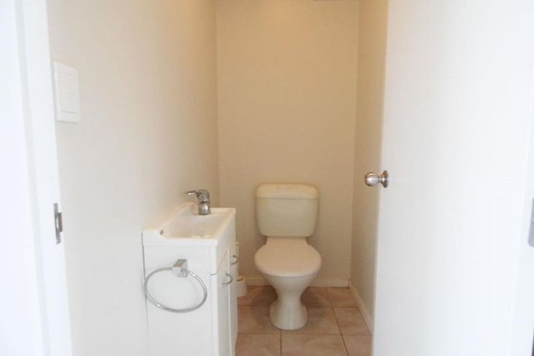 Photo of property in 27/22 Northcross Drive, Oteha, Auckland, 0632