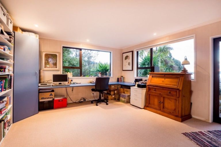Photo of property in 30 Porterfield Street, Macandrew Bay, Dunedin, 9014