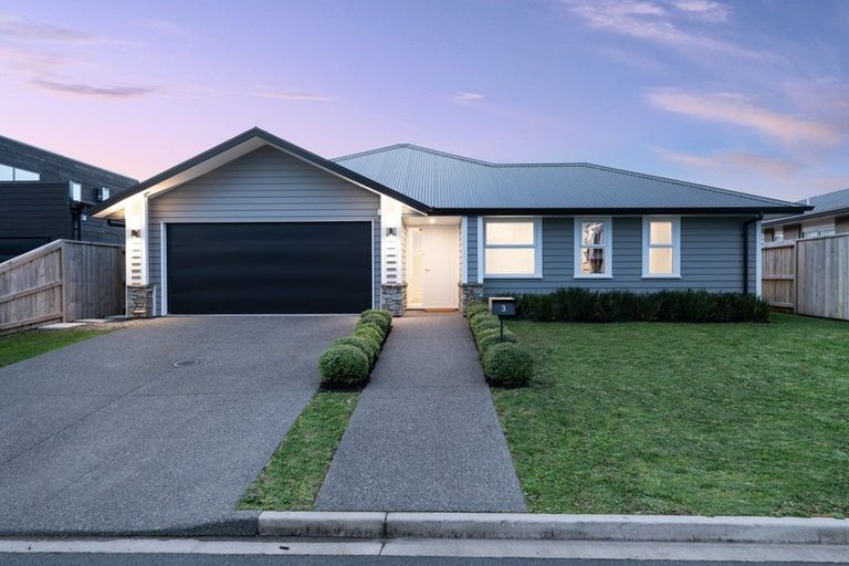 Photo of property in 3 Kahuparere Crescent, Pyes Pa, Tauranga, 3112