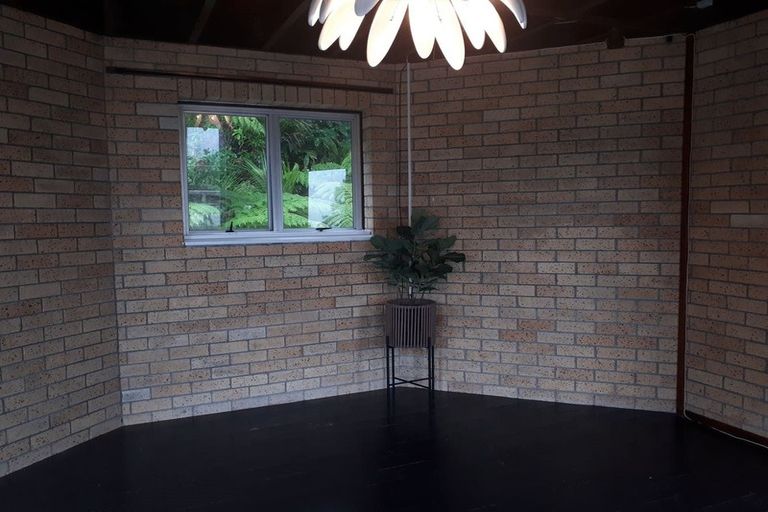 Photo of property in 7a Tinopai Road, Titirangi, Auckland, 0604