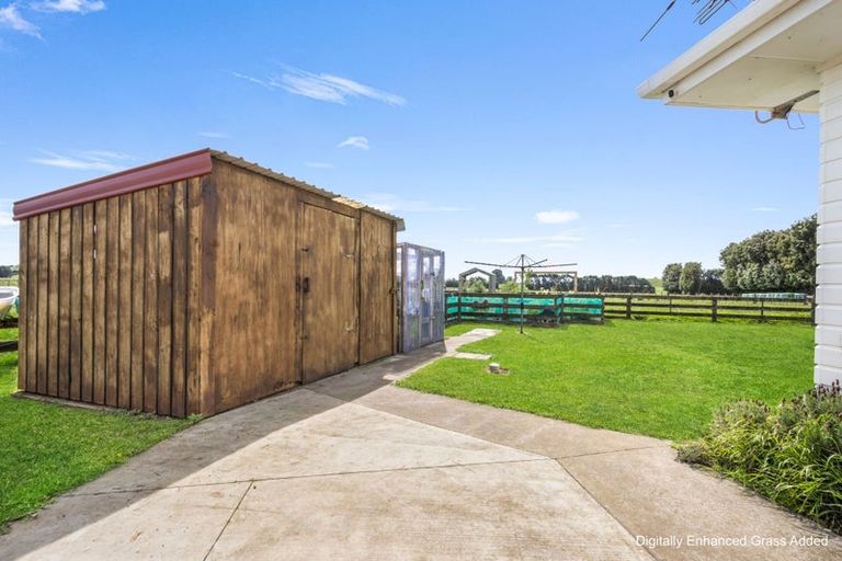 Photo of property in 957 Pukearuhe Road, Waiiti, Urenui, 4377
