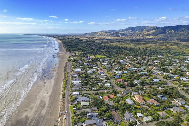 Photo of property in 154 Tilley Road, Paekakariki, 5034