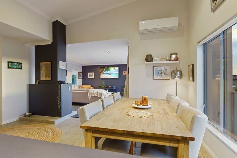 Photo of property in 11 Pharazyn Avenue, Waikanae Beach, Waikanae, 5036