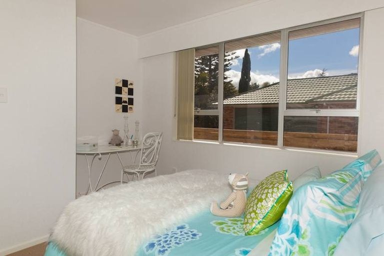Photo of property in 1b South Pacific Place, Henderson, Auckland, 0612