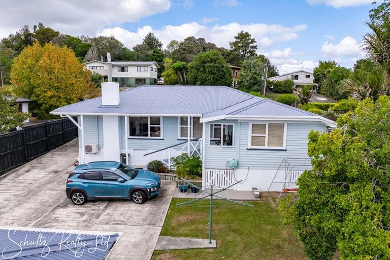 Photo of property in 25 Whaka Street, Maungaturoto, 0520