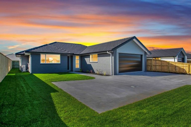 Photo of property in 9 Kapiakauri Road, One Tree Point, 0118