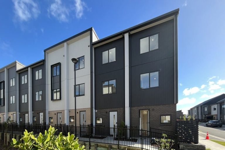 Photo of property in 2/25 Jabuka Street, Glen Eden, Auckland, 0602