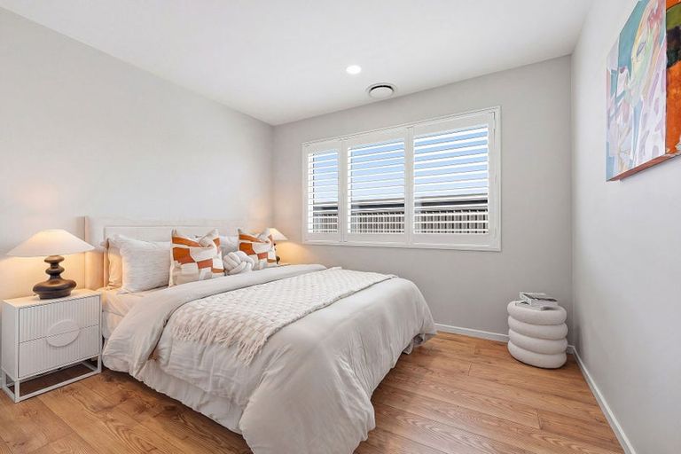 Photo of property in 17a Lake Pupuke Drive, Takapuna, Auckland, 0622