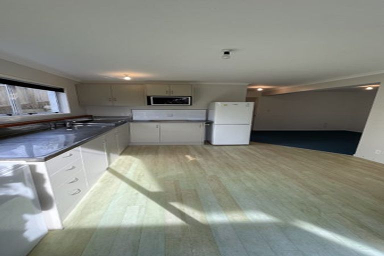 Photo of property in 35 Holiday Road, Stanmore Bay, Whangaparaoa, 0932