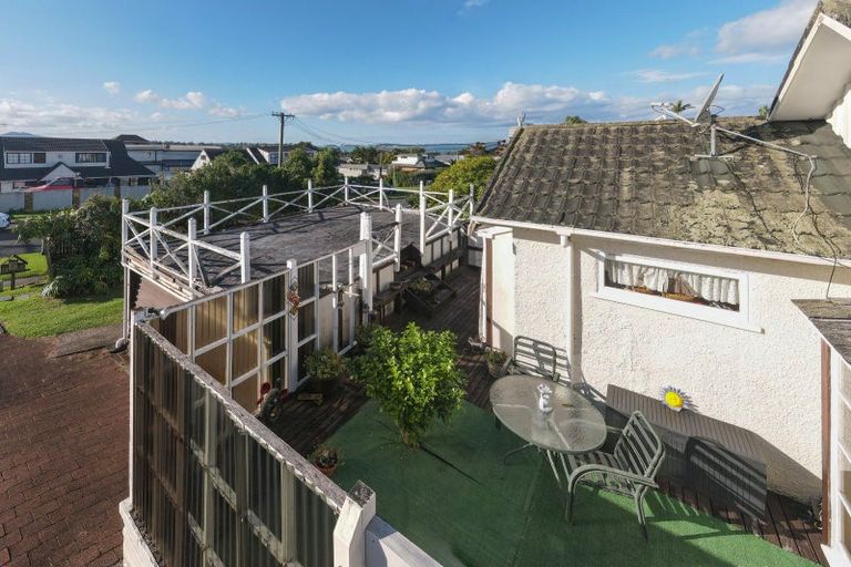 Photo of property in 1/20 Takutai Avenue, Bucklands Beach, Auckland, 2012