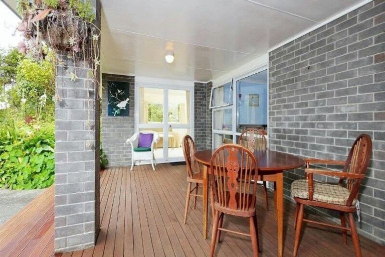 Photo of property in 211 Waihoehoe Road, Drury, 2577