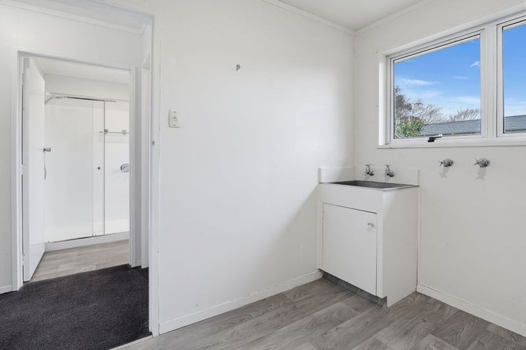 Photo of property in 1 Dunk Place, Milson, Palmerston North, 4414