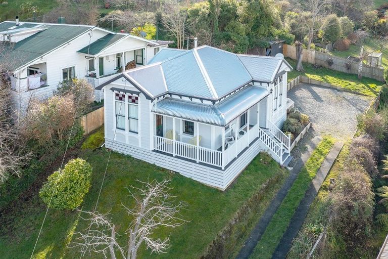 Photo of property in 16 Kiwi Road, Taihape, 4720