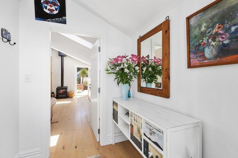 Photo of property in 68a Lyall Parade, Lyall Bay, Wellington, 6022