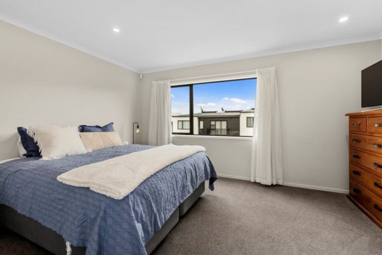 Photo of property in 18 Tuatua Road, Hobsonville, Auckland, 0616