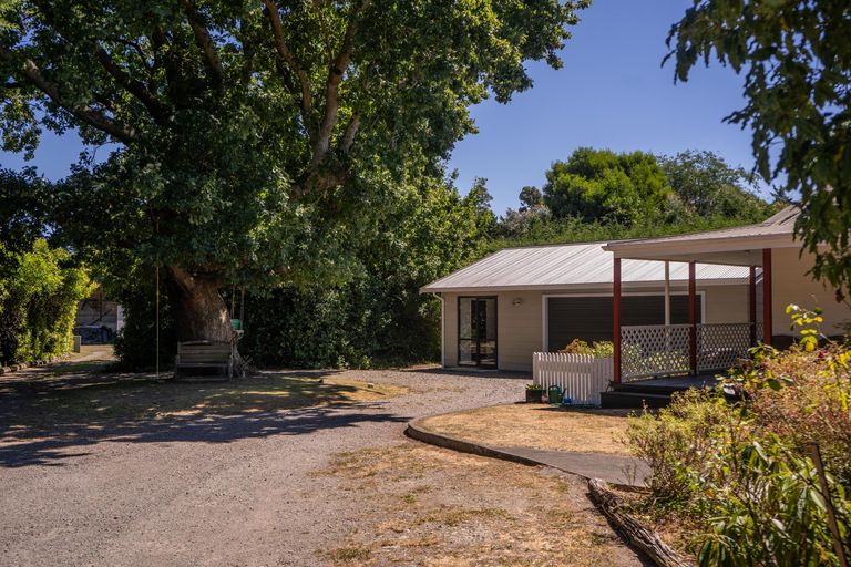 Photo of property in 247 Belvedere Road, Carterton, 5713