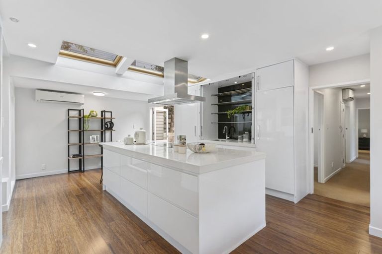 Photo of property in 122 Beach Road, Castor Bay, Auckland, 0620