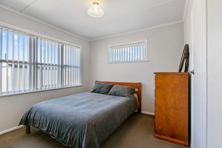 Photo of property in 14 Sandbrook Avenue, Otara, Auckland, 2023