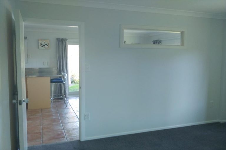 Photo of property in 5 Markham Place, Bucklands Beach, Auckland, 2012