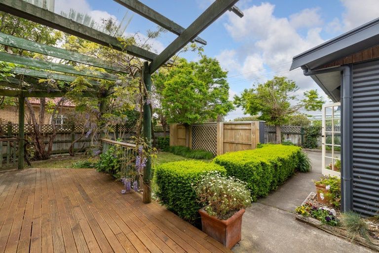 Photo of property in 37 Sackville Street, Martinborough, 5711