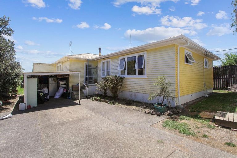 Photo of property in 24 Ranui Avenue, Ranui, Auckland, 0612