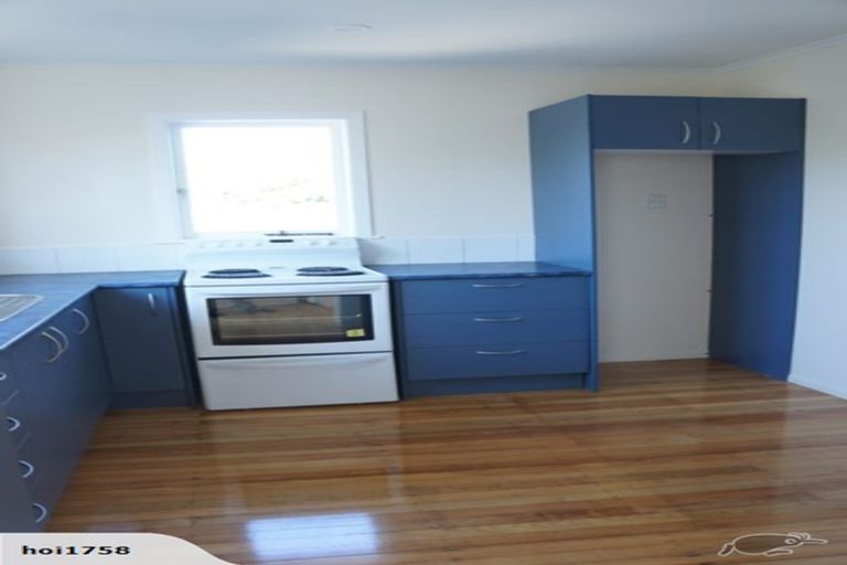 Photo of property in 24 Waipani Road, Te Atatu Peninsula, Auckland, 0610