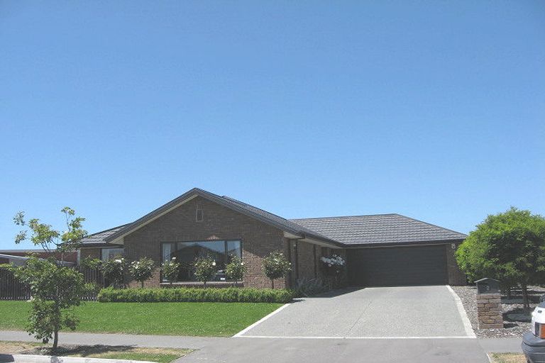 Photo of property in 2 Ruahine Place, Parklands, Christchurch, 8083