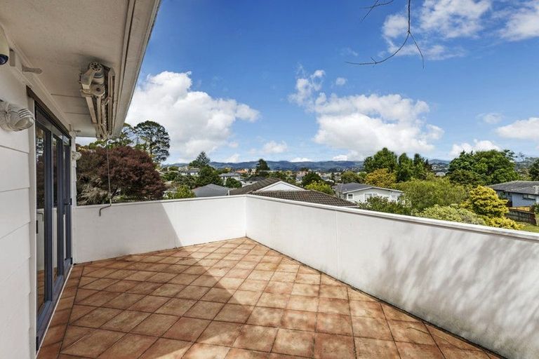 Photo of property in 5 South Pacific Place, Henderson, Auckland, 0612