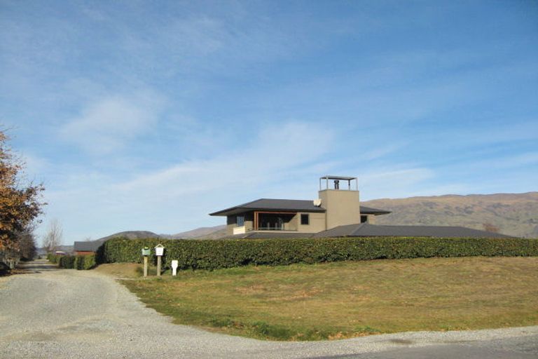 Photo of property in 40 Golf Course Road, Wanaka, 9305